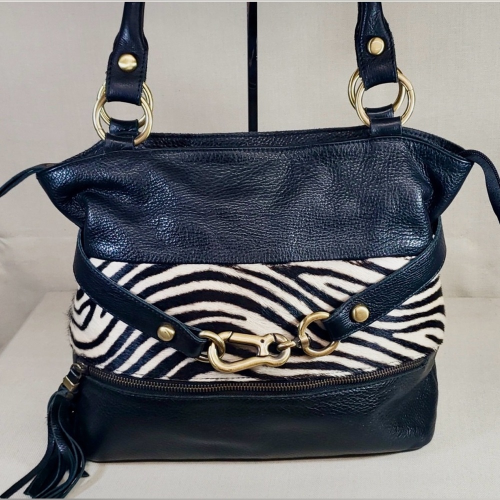 InnUE Shoulder Bag Purse Genuine Leather Made in Italy Zebra Print Accent. EUC
